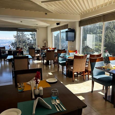 Royal Tulip Luxury Hotel, Kufri, Shimla Exterior foto
