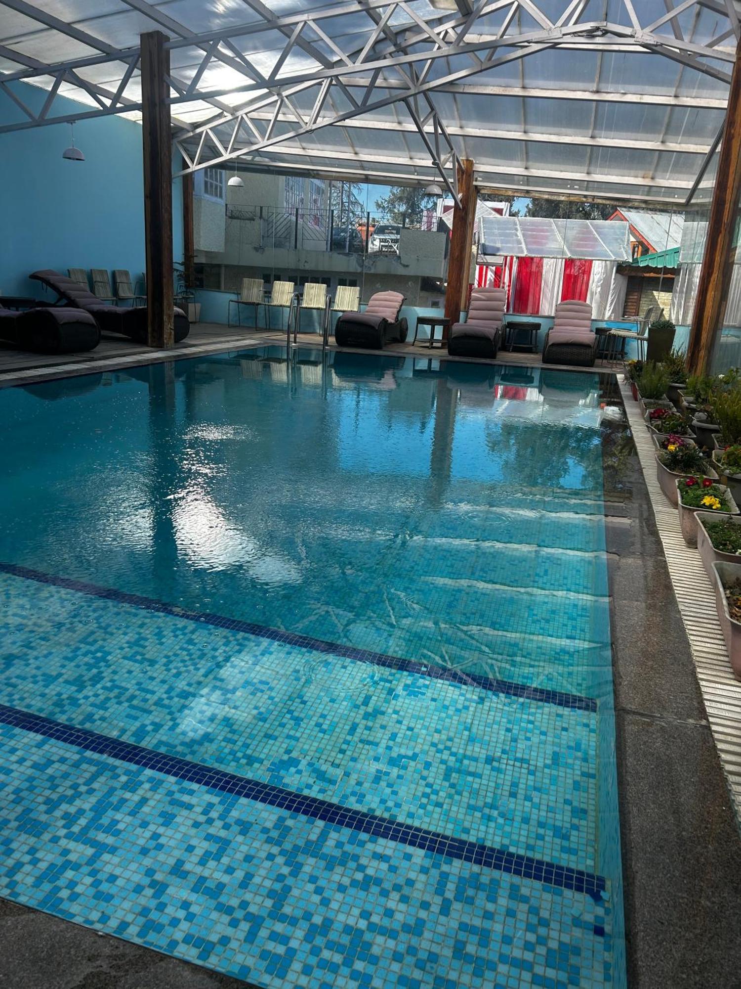 Royal Tulip Luxury Hotel, Kufri, Shimla Exterior foto