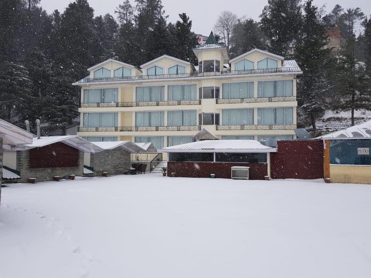 Royal Tulip Luxury Hotel, Kufri, Shimla Exterior foto